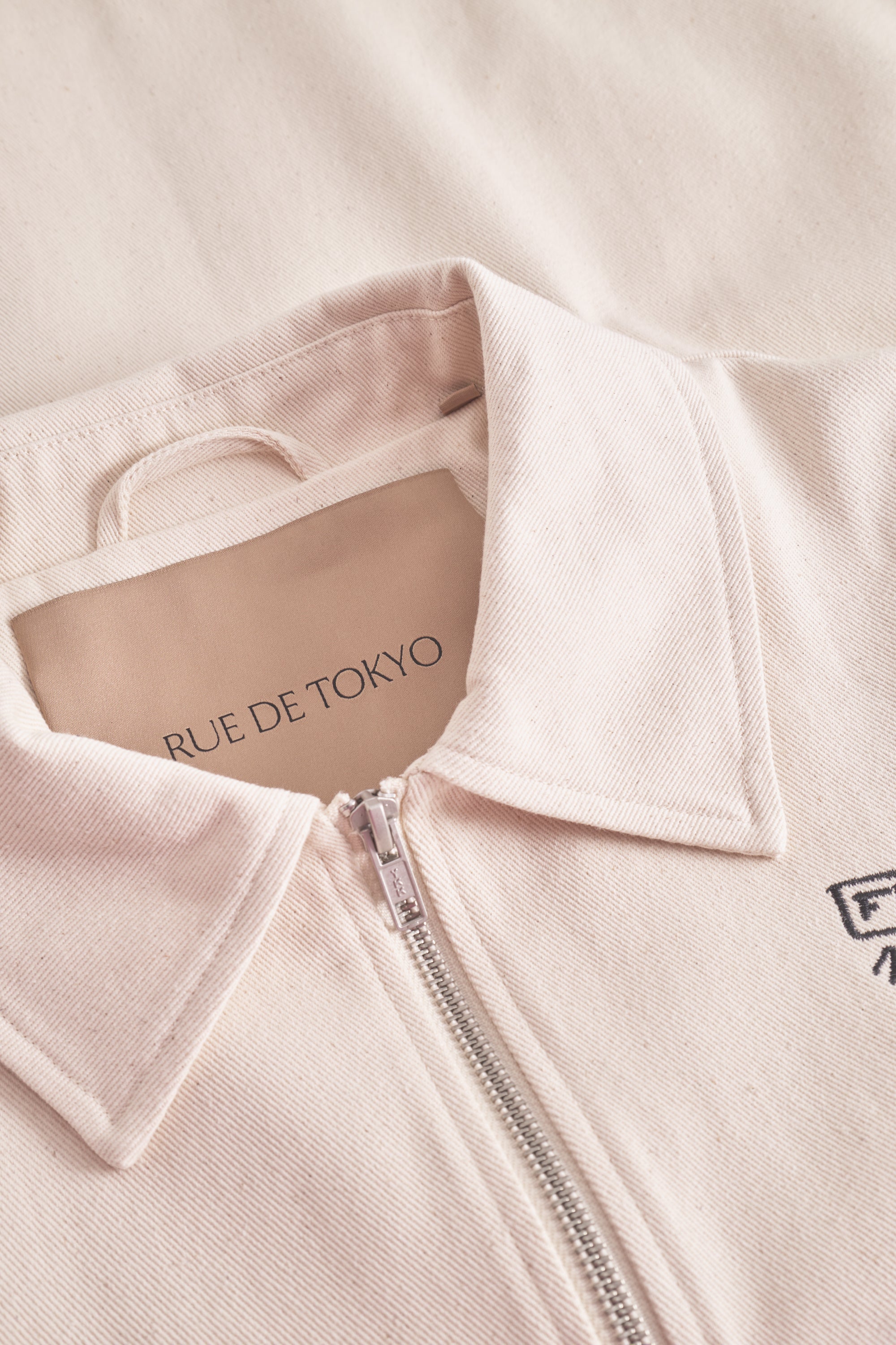 Rue de Tokyo CLAUS EMB MOOMIN COTTON TWILL JACKETS IVORY BLACK EMBROIDERY