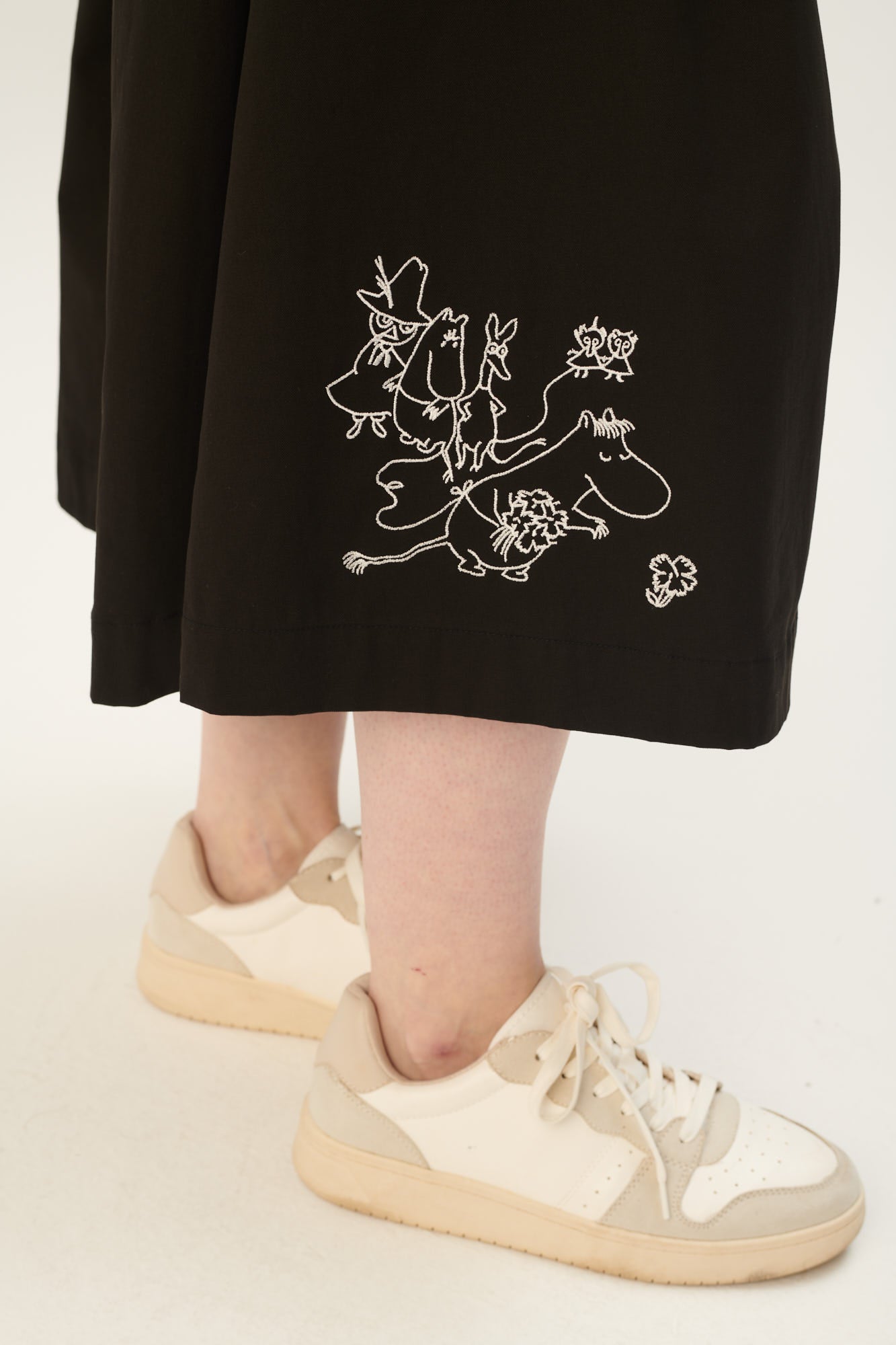Rue de Tokyo PEN MOOMIN COTTON TWILL Skirts BLACK WHITE EMBROIDERY