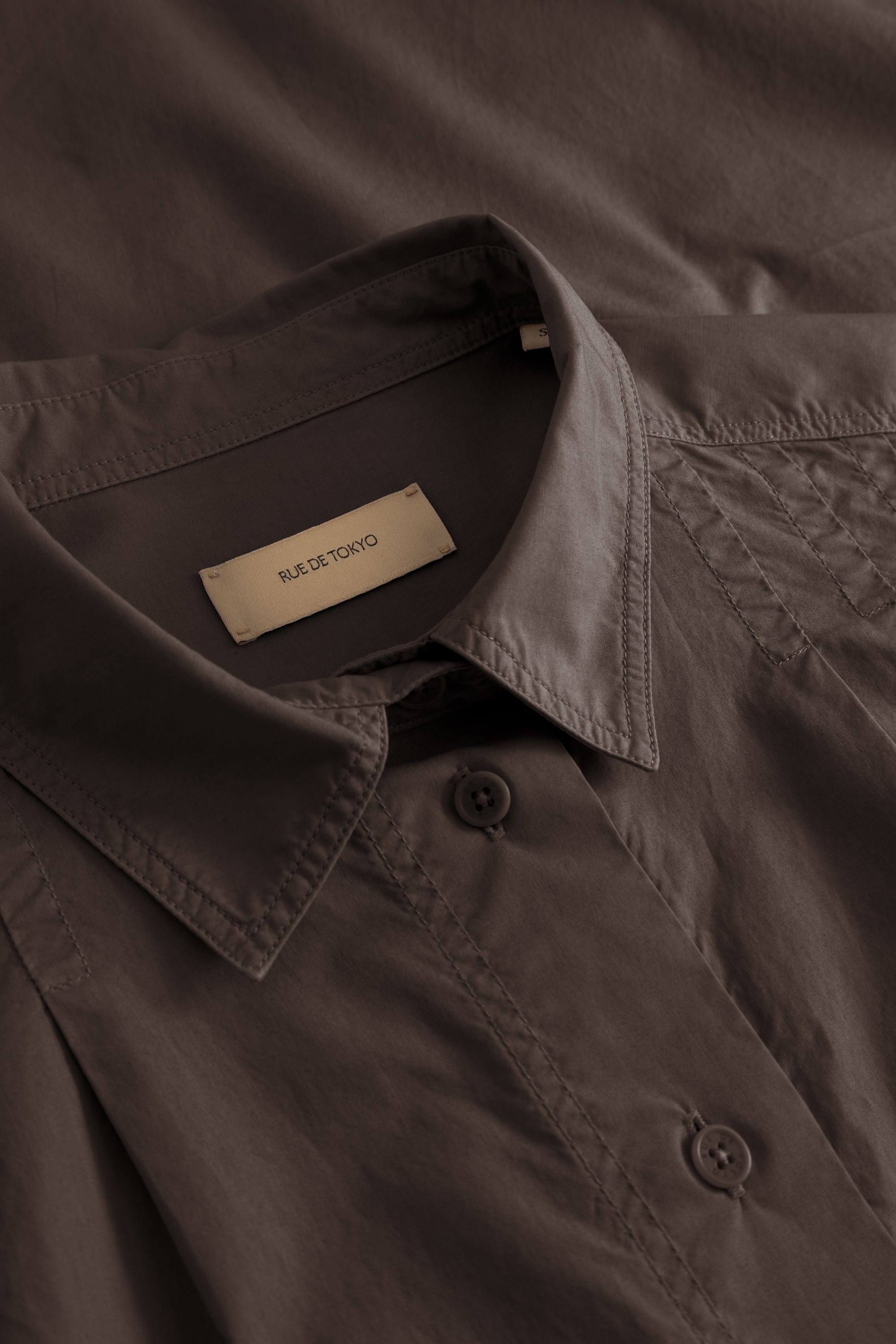 Rue de Tokyo SAEKE GMTD POPLIN Shirts FUDGE