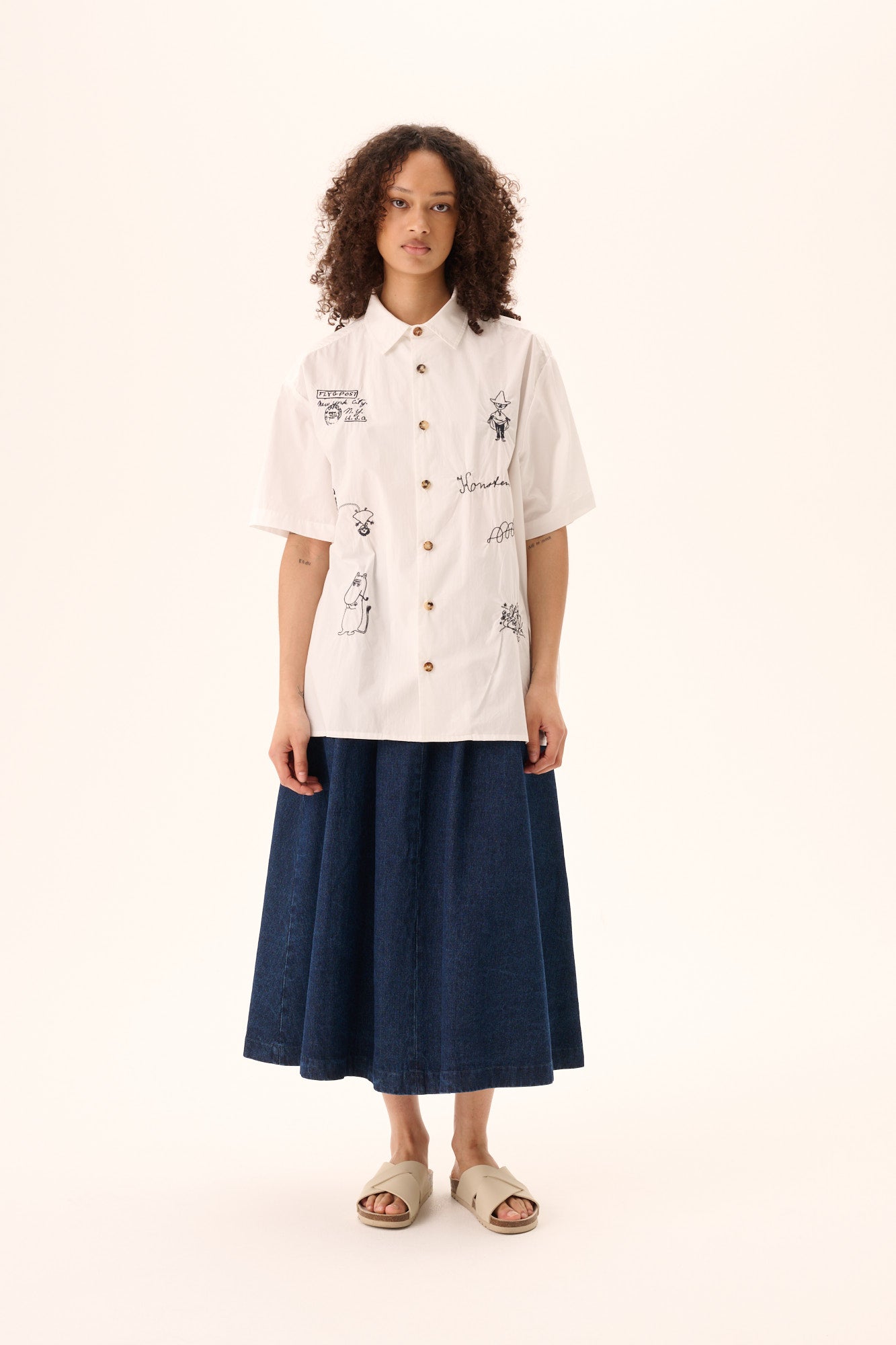 Rue de Tokyo SALVIO MOOMIN ORGANIC POPLIN EMB Shirts CHALK NAVY EMBROIDERY