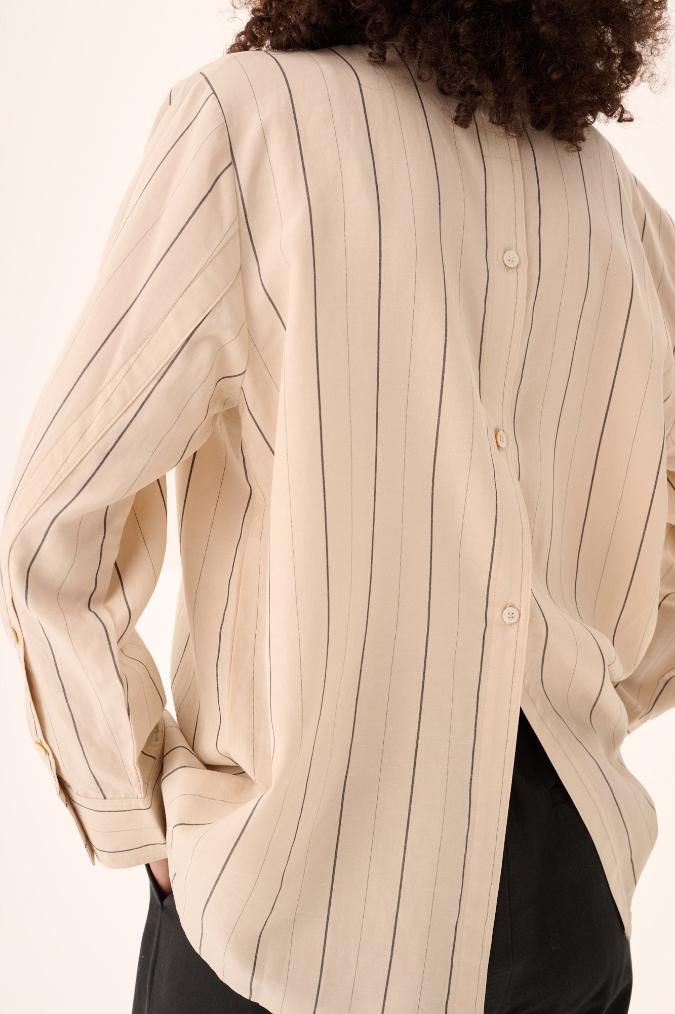 Rue de Tokyo SEIRA STRIPED TENCEL Shirts ECRU BLACK STRIPE