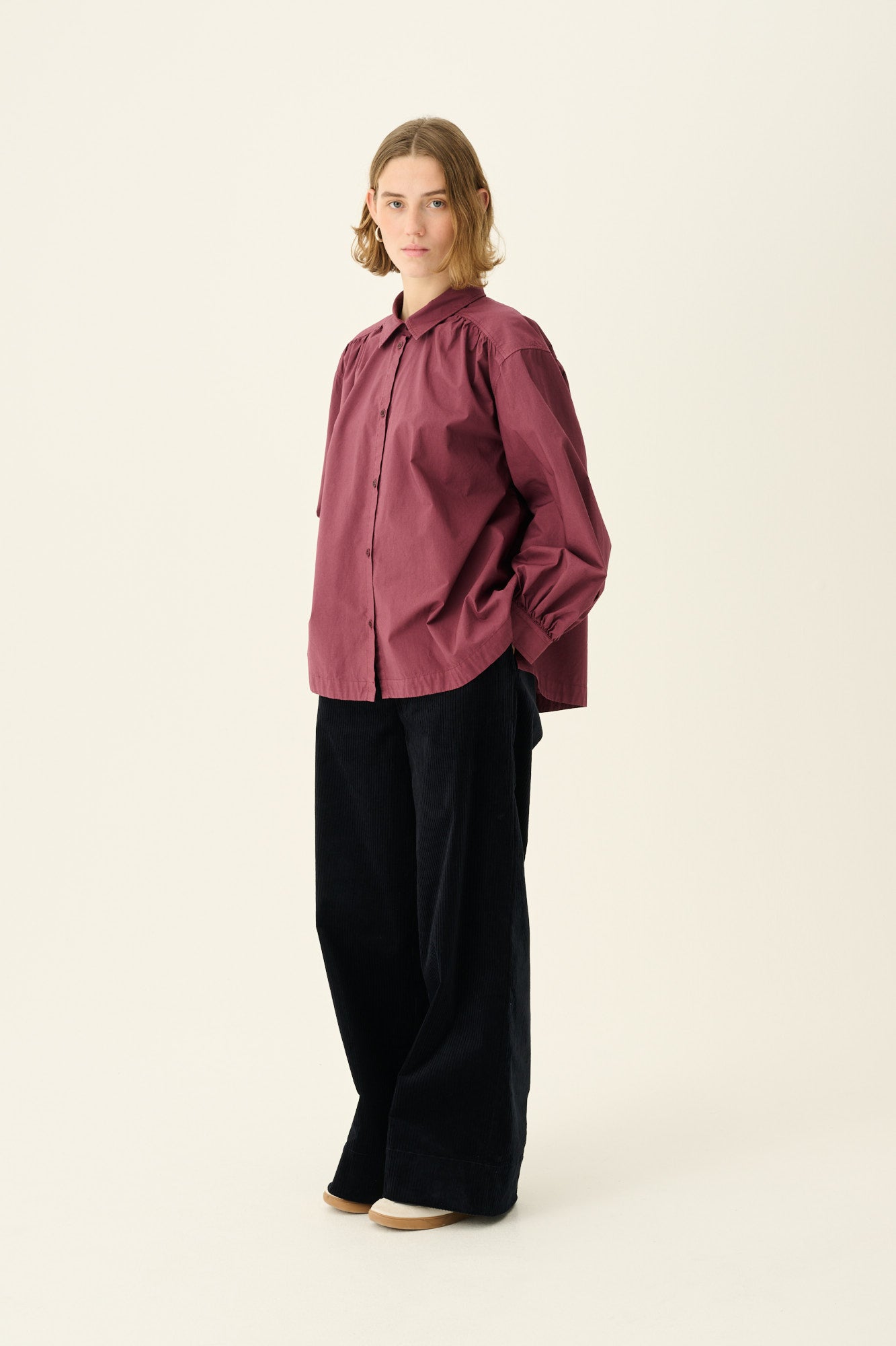 Rue de Tokyo SLOAN ORGANIC GARMENT DYED POPLIN Shirts BURGUNDY