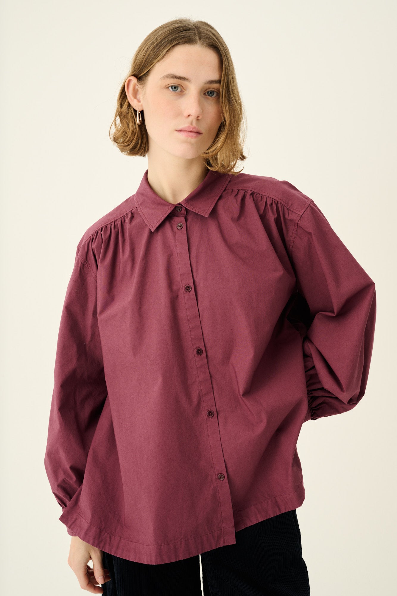 Rue de Tokyo SLOAN ORGANIC GARMENT DYED POPLIN Shirts BURGUNDY