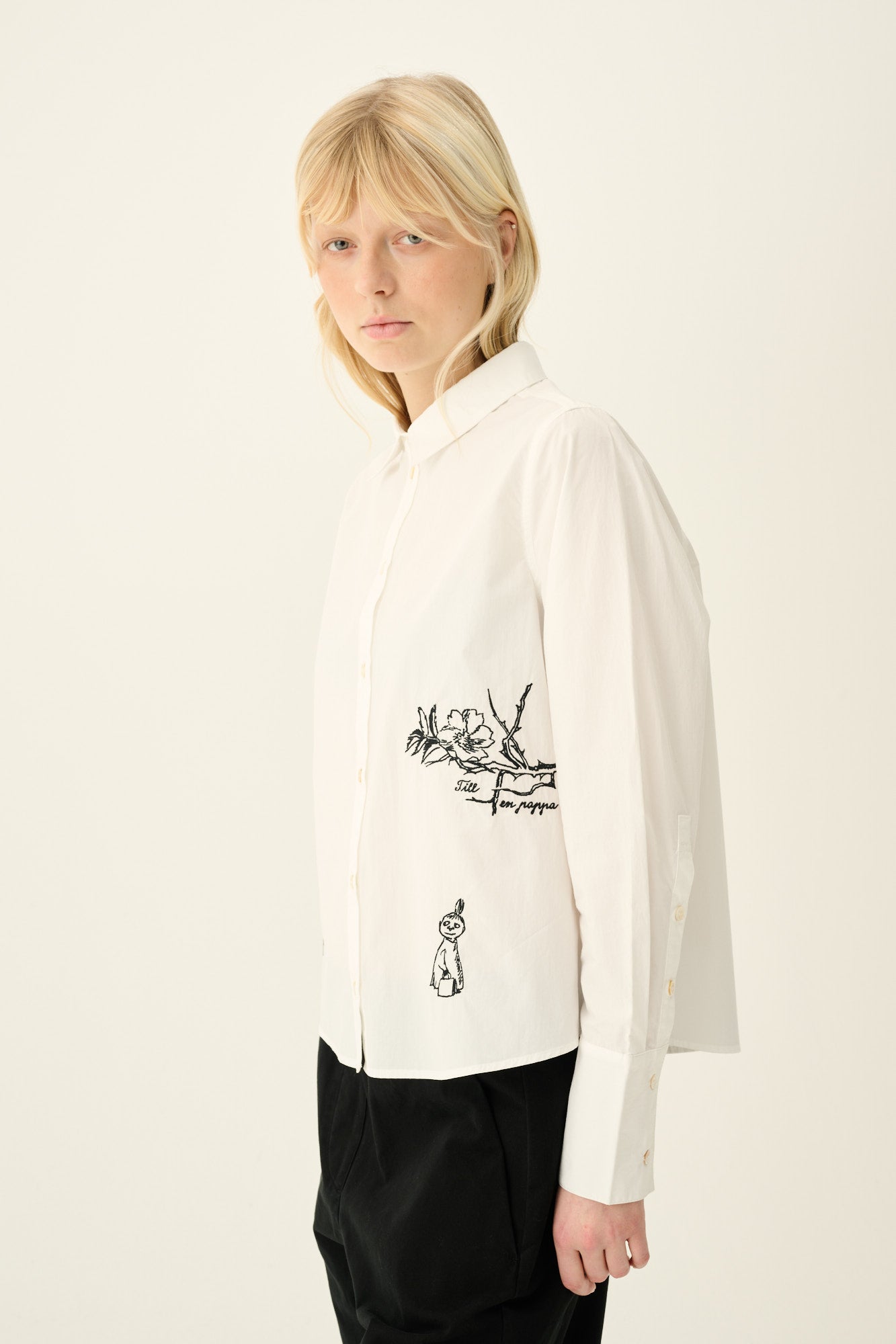 Rue de Tokyo SYLINA MOOMIN POPLIN EMBROIDERY Shirts WHITE WITH BLACK EMBROIDERY