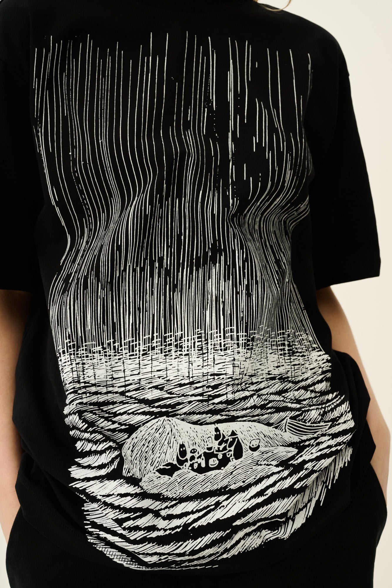 Rue de Tokyo TAVIOR MOOMIN COTTON JERSEY T-Shirts BLACK WITH WHITE PRINT