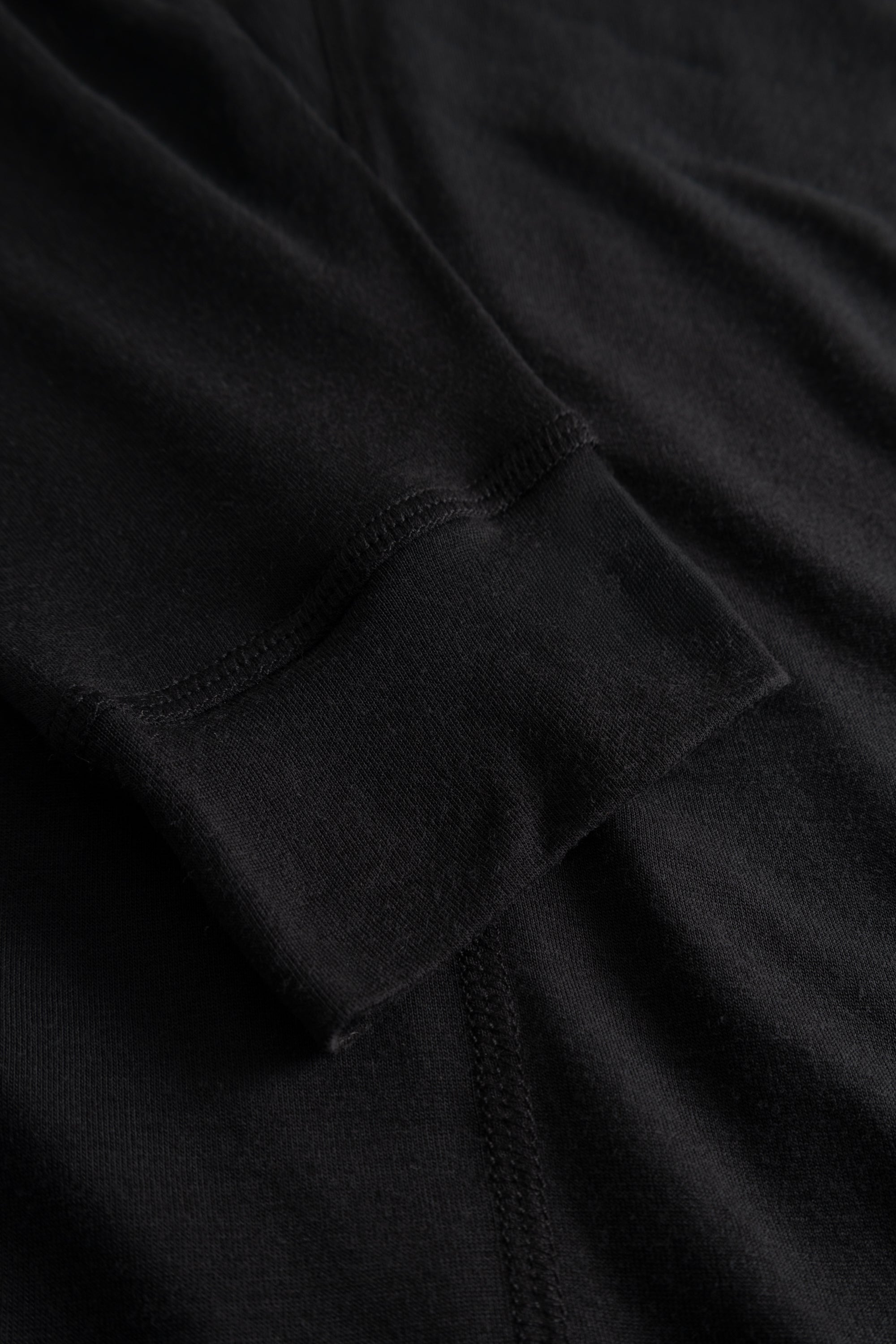 Rue de Tokyo TAVI TENCEL WOOL JERSEY T-Shirts JET BLACK