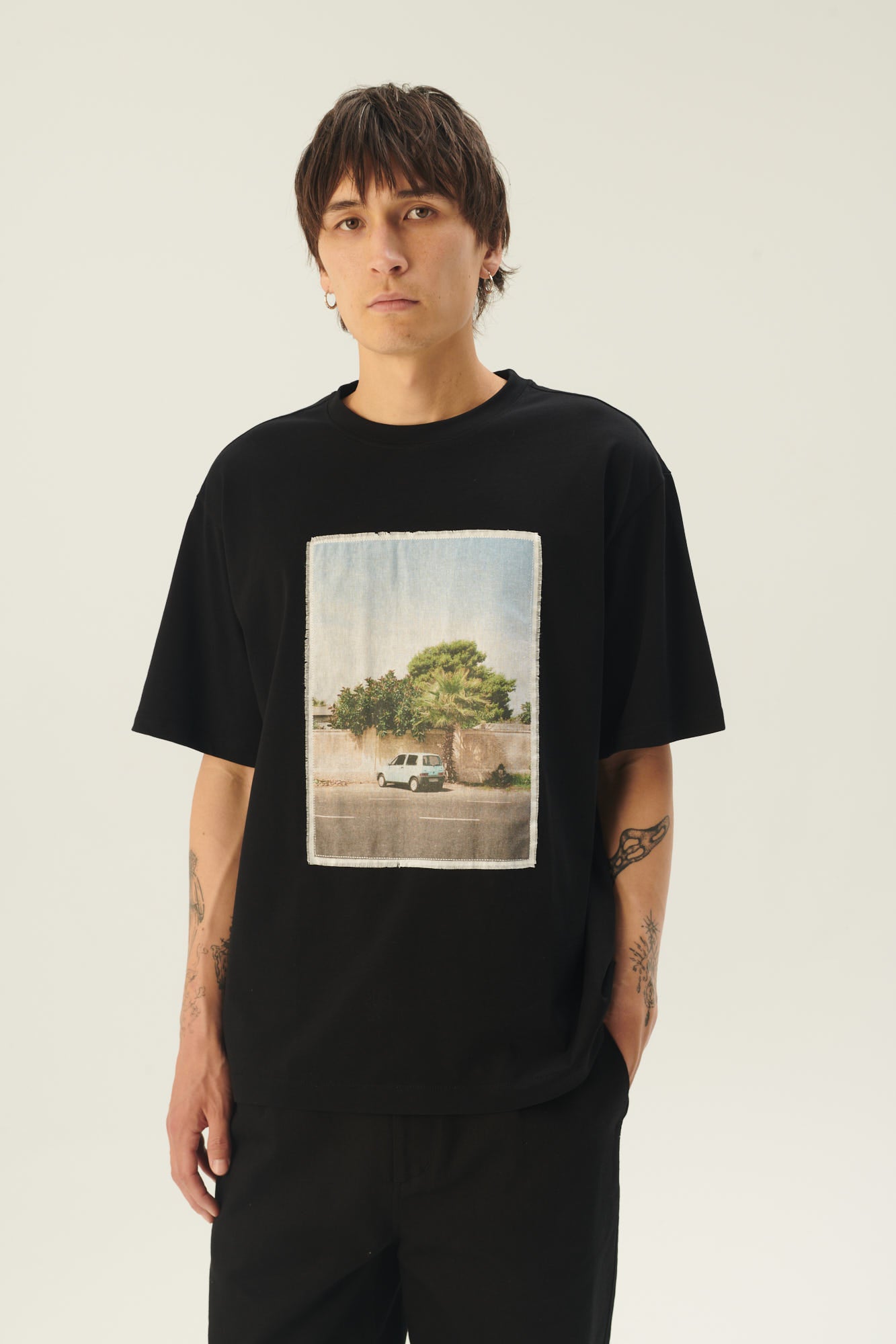 Rue de Tokyo TIBOR LIGHT JERSEY T-Shirts BLACK OFF WHITE PRINT