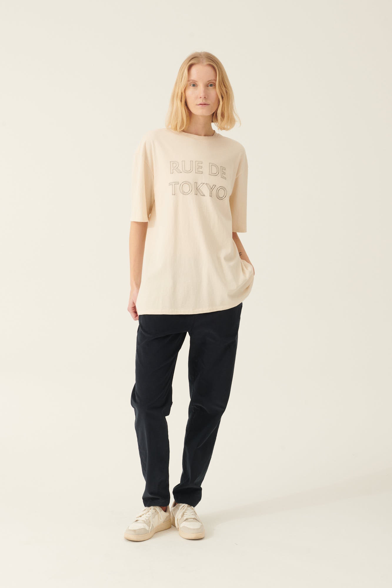 Rue de Tokyo TOKE RECYCLED COTTON JERSEY T-Shirts NATURAL WHITE WITH BLACK LOGO