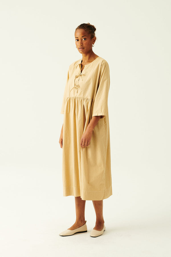 Rue de Tokyo DERRIN GARMENT DYED POPLIN DRESSES BEIGE