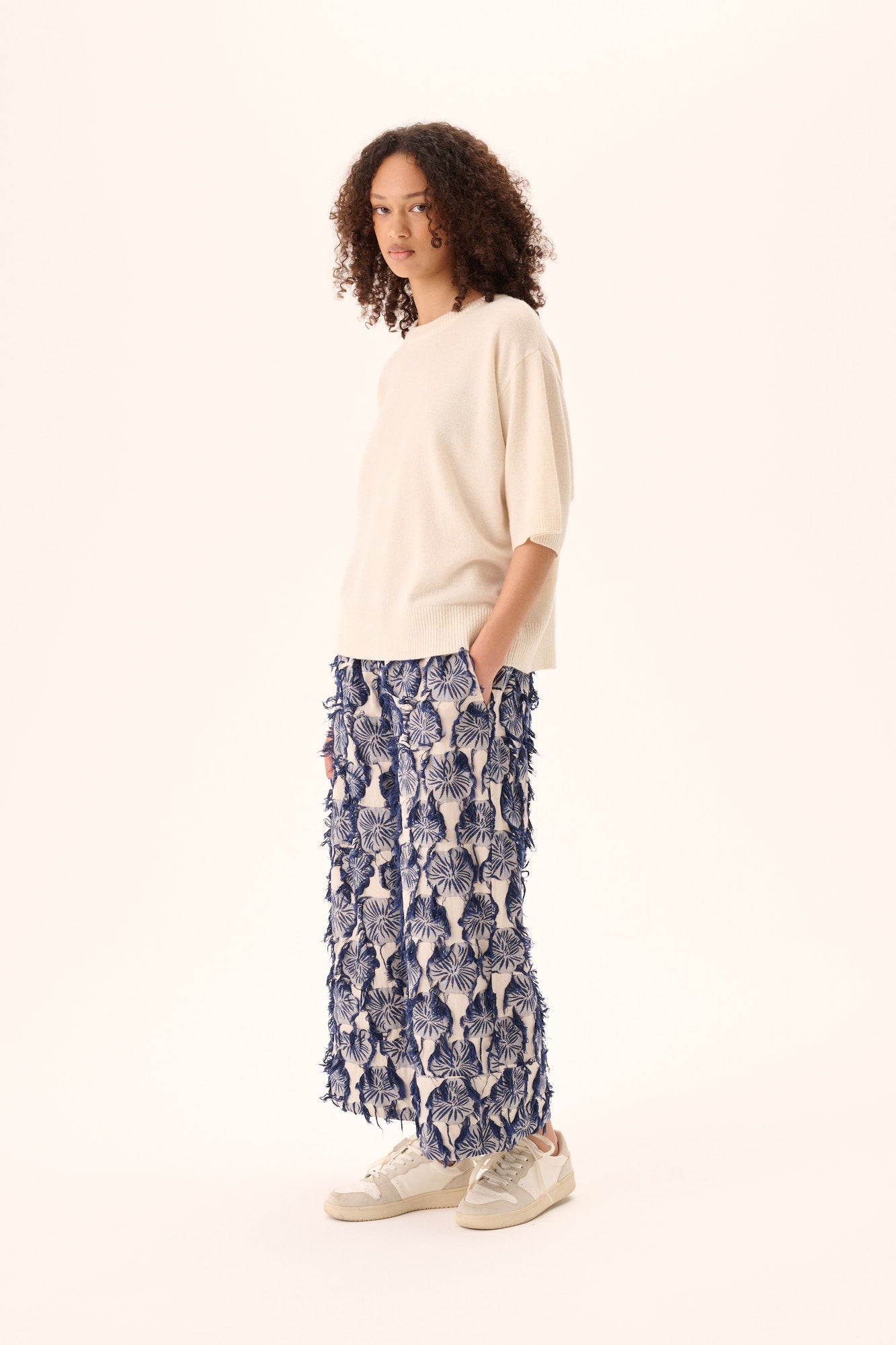 Rue de Tokyo PAGE FIL COUPE FLOWER Pants NAVY/SAND