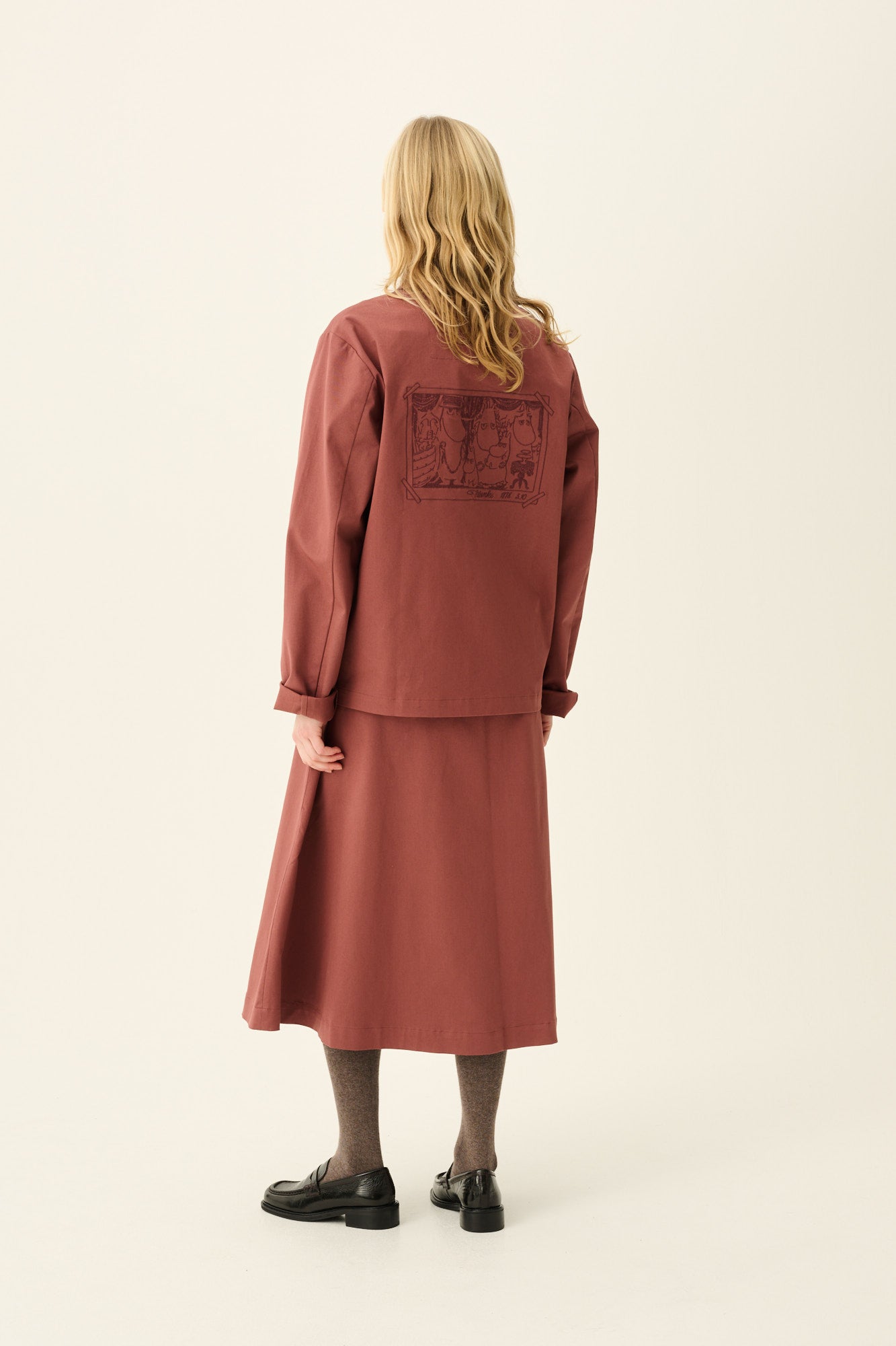 Rue de Tokyo PEN MOOMIN TWILL EMBROIDERY Skirts BERRY ROSE WITH DARK BERRY EMBROIDERY