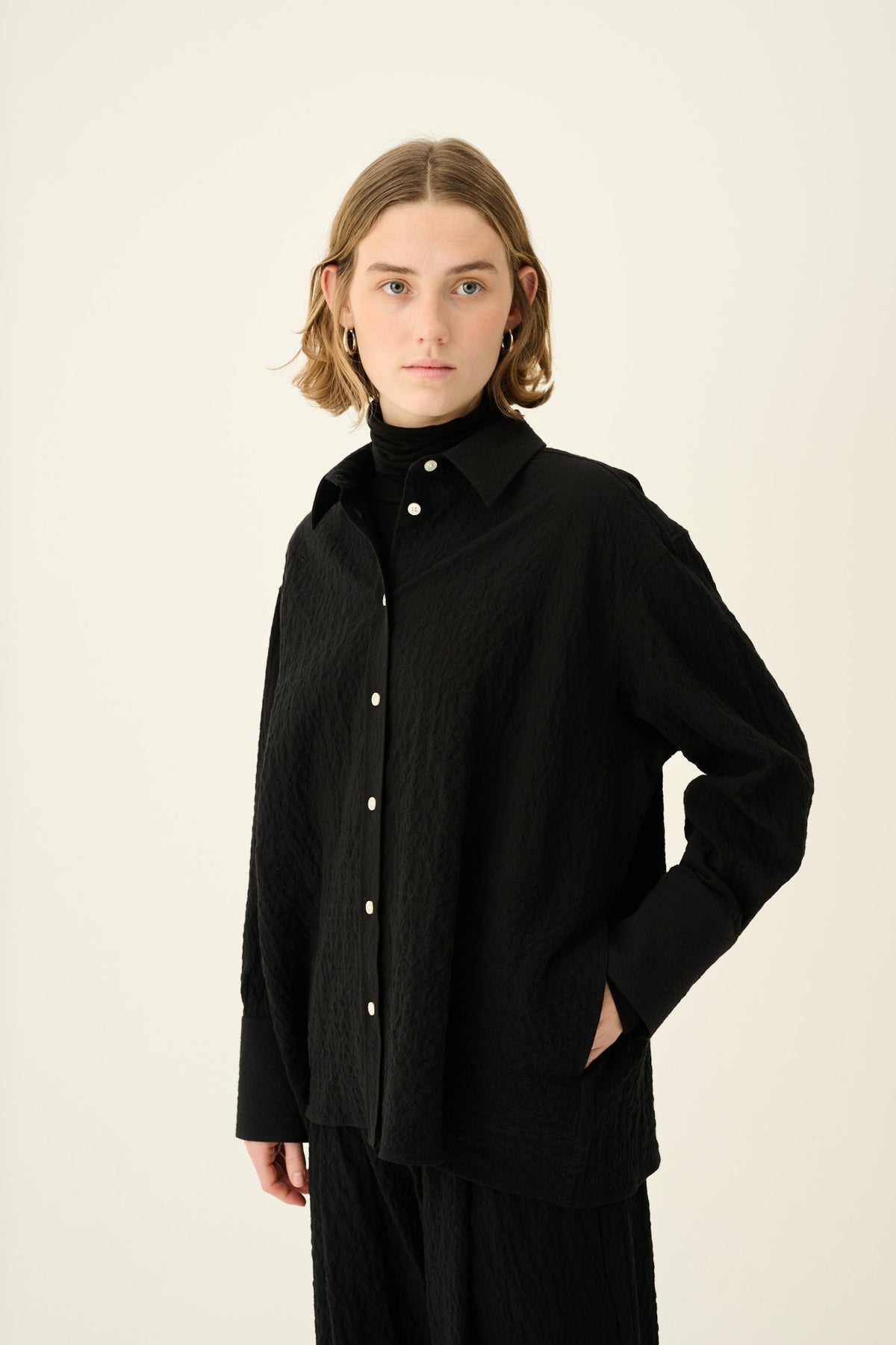 Rue de Tokyo SEKE CRUSHED COTTON Shirts BLACK