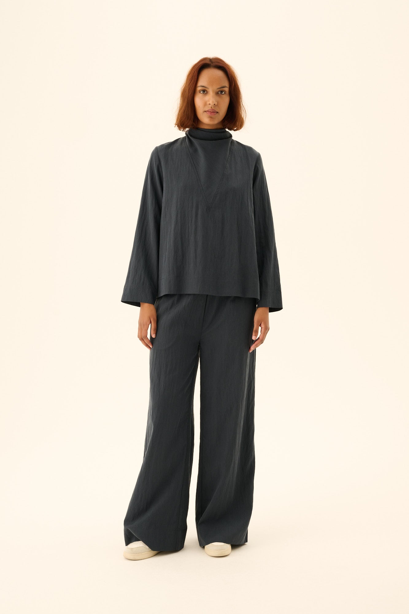 Rue de Tokyo SEMIRA CRINKLED TENCEL Blouses DARK NAVY
