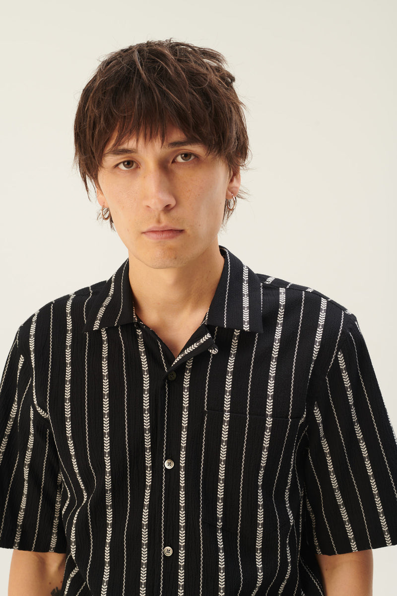 Rue de Tokyo SETH PATTERNED SEERSUCKER STRIPE SHIRTS BLACK ECRU STRIPE