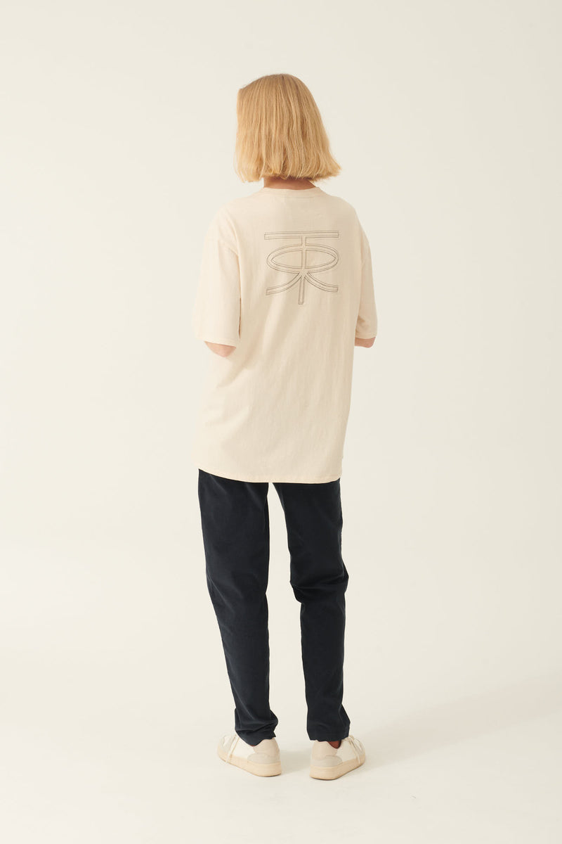 Rue de Tokyo TOKE RECYCLED COTTON JERSEY T-SHIRTS NATURAL WHITE WITH BLACK LOGO